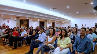 Coloquio de Francina Armengol sobre el futuro del turismo. Fotos: PSOE y Juan Mateos.