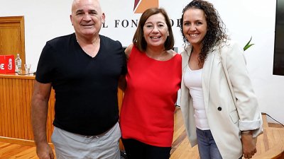 Coloquio de Francina Armengol sobre el futuro del turismo. Fotos: PSOE y Juan Mateos.