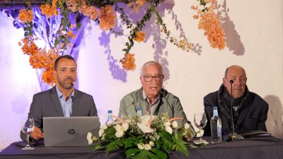 San Bartolomé homenajea el trabajo de Facundo Perdomo Rodríguez, cronista oficial del municipio