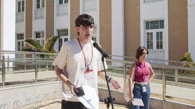 Estudiantes de bachillerato salen a la calle en Arrecife para pedir un examen PAU "más justo"