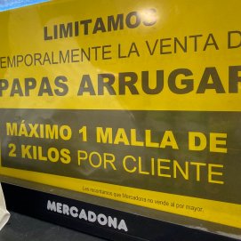 Uno de los carteles ubicados en uno de los Mercadona de Lanzarote. Foto: La Voz de Lanzarote.