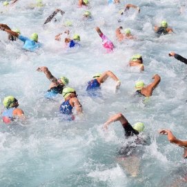 Prueba de 750 metros de natación en la 29 edición del 'Triatlón Real Club Náutico de Arrecife'