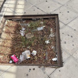 Suciedad en algunas de las zonas del barrio de Titerroy