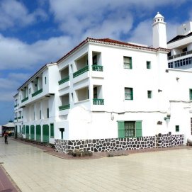 Fachada de la UNED en Lanzarote