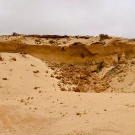 Pequeño derrumbe en el talud que marca el inicio de la futura explotación. Áridos. Imagen incluida en el Estudio de impacto ambiental.