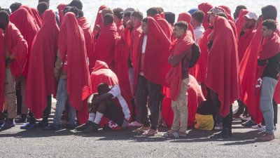 Llegada de migrantes, entre ellos un cadáver a Puerto Naos Fotos: Juan Mateos
