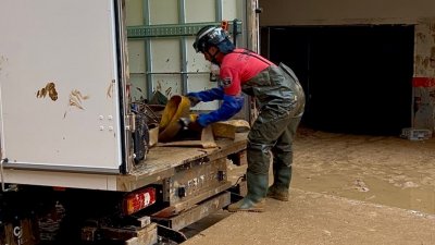 Bomberos de Lanzarote acuden a Valencia para ayudar en las tareas de limpieza tras la DANA