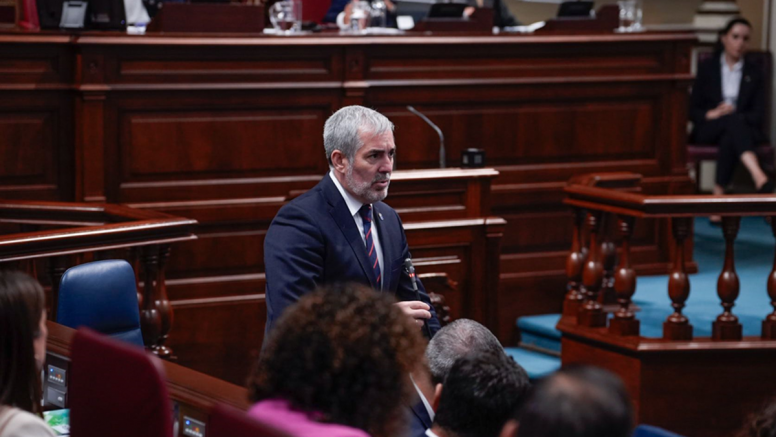 Fernando Clavijo ha hablado en el Parlamento sobre la descoordinación entre el Estado y las Comunidades 