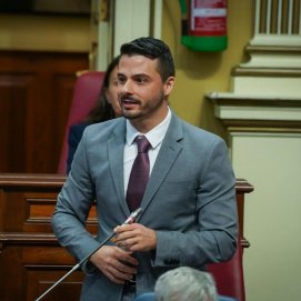 El presidente del Grupo Canario Nacionalista, David Toledo en el Parlamento de Canarias