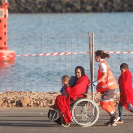 Cruz Roja asiste a migrantes en Puerto Naos