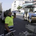 Workers hydrating from the heat in Arrecife (Photo: José Luis Carrasco)