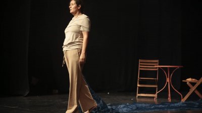 Obra de teatro 'Con el peso de los muertos'