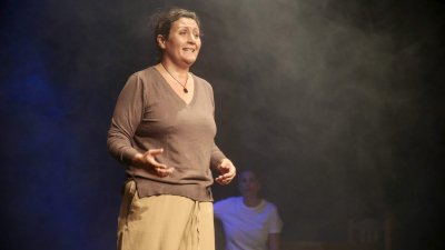 Obra de teatro 'Con el peso de los muertos'