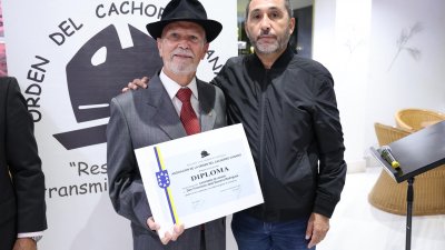 Francisco José Navarro, investido Cachorro de Honor por su defensa de las tradiciones de Lanzarote. Foto: La Voz
