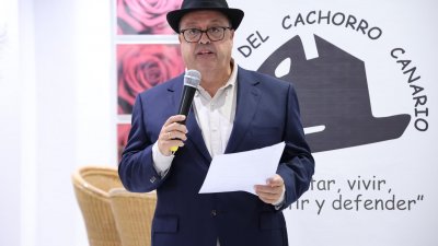 Francisco José Navarro, investido Cachorro de Honor por su defensa de las tradiciones de Lanzarote. Foto: La Voz