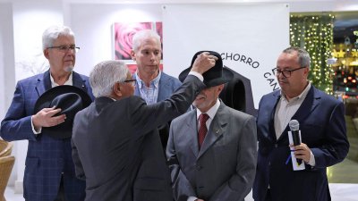 Francisco José Navarro, investido Cachorro de Honor por su defensa de las tradiciones de Lanzarote. Foto: La Voz