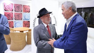 Francisco José Navarro, investido Cachorro de Honor por su defensa de las tradiciones de Lanzarote. Foto: La Voz