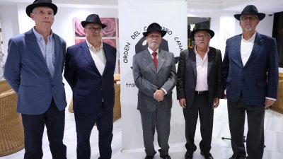 Francisco José Navarro, investido Cachorro de Honor por su defensa de las tradiciones de Lanzarote. Foto: La Voz