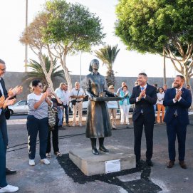 Inauguracion estatua homenaje a las mujeres conserveras de Lanzarote