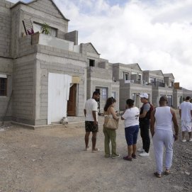 Familias que viven de okupas en Playa Blanca (Fotos: José Luis Carrasco)