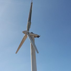 Caen las aspas de un molino de viento en Montaña Mina. Foto: Cedida.