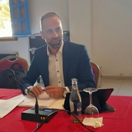 El Portavoz de Primero Teguise, Jonás Álvarez. en el pleno de La Graciosa