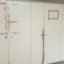 Baños públicos averiados