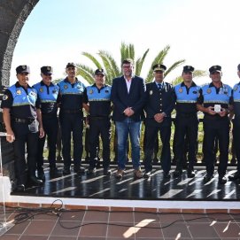 Homenaje a los policías de San Bartolomé
