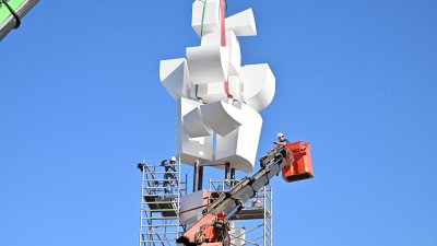 Colocación de la Escultura de la Fecundidad
