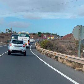 Choque entre dos vehículos en Puerto del Carmen