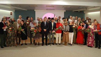 Homenaje a las parejas que llevan juntos más de 50 años