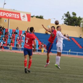 La UD Lanzarote asalta el liderato tras vencer al CD  Buzanada (4-1)