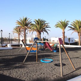 Parque infantil en Yaiza