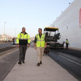 El alcalde y el consejero de Obras Públicas visitan este lunes el reasfaltado de la calle Tenderete