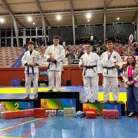 Los participantes del  'Club de Judo Costa Teguise' en la Copa de España