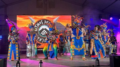 Presentación de las comparsas del municipio de Yaiza en Uga, 2025