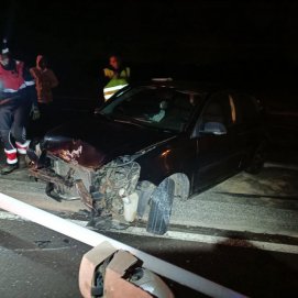 Choca contra una farola en La Santa 