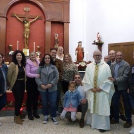 El sacerdote y los vecinos de Soo en la festividad de San Juan Evangelista