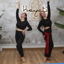 Las profesoras en su clase de danza oriental (José Luis Carrasco)