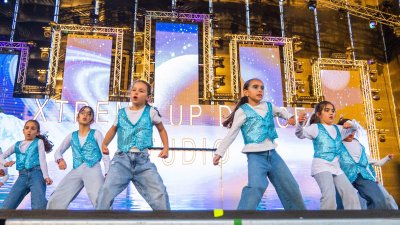 Gala de escuelas de bailes en el carnavalde Arrecife, 2025 