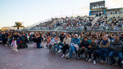 Gala de escuelas de bailes en el carnavalde Arrecife, 2025 