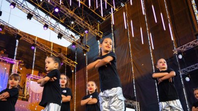Gala de escuelas de bailes en el carnaval de Arrecife, 2025 