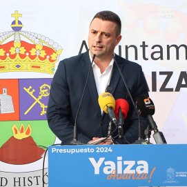 El alcalde de Yaiza, Óscar Noda, ha desglosado este viernes en rueda de prensa el Presupuesto municipal 2024