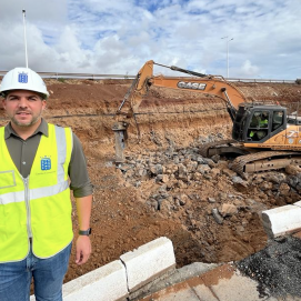El vicepresidente y consejero de Obras Públicas, Jacobo Medina, en el paso inferior de Playa Honda.