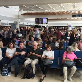 Esperas en el Aeropuerto de Lanzarote. Foto: José Luis Carrasco.
