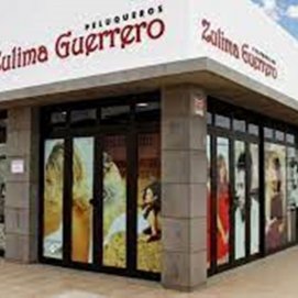 Fachada de la peluquería en Playa Honda