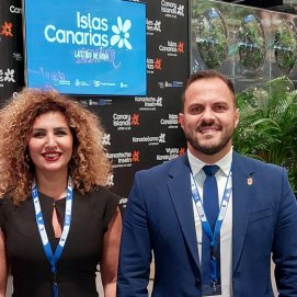 Eli Merino junto a Yonathan de León en FITUR