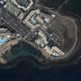 Parcela donde el Gobierno de Canarias autoriza un nuevo complejo de apartamentos turísticos en Costa Teguise. Foto: Grafcan.