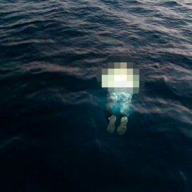 Hallado el cadáver de un hombre asiático en el mar