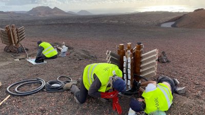 Instalaciones en Lanzarote y La Antártida. Fotos: Cedidas.
